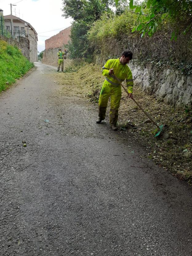 Guriezo Trabaja En La Puesta A Punto De Todas Sus Zonas De Recreo Y